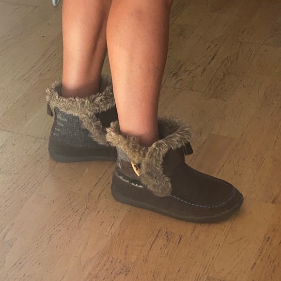 Woolrich Suede Faux Fur Wooden Toggle Moccasins - Picture 6 of 15